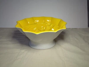 GG England Jello Jelly Fruit Mold Yellow Ceramic Galloping Gourmet Kitchen VTG - Picture 1 of 6