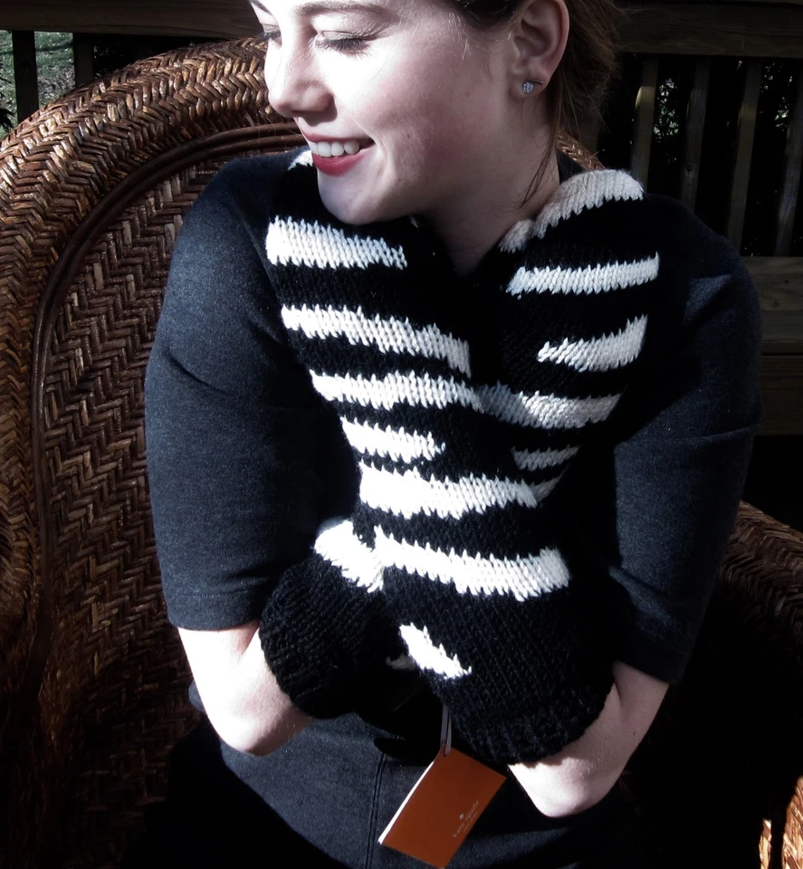 NUEVO CON ETIQUETAS ❤️ Kate Spade ❤️ Mujer Cebra Extra Largo Invierno Tejido Guantes Mitones LANA Foto 1 de 1