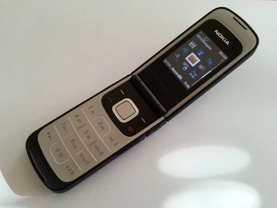 NOKIA 2720 FOLD SCHWARZ TOP+VIELE EXTRAS+RECHNUNG+DHL VERSAND - Bild 1 von 2