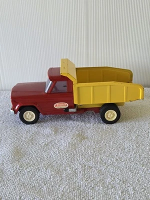 Pressed Steel Tonka JEEP Dump Truck - Image 1 of 4