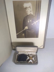 Antique Photo Of Bill Henshke Wearing Freemason Masonic Knights Templar Cross - Picture 1 of 10