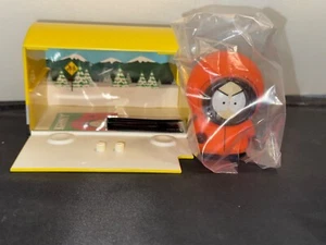 2025 Comedy Central South Park Kenny SMOLS 3" Vinyl Figur mit Bus Display - Bild 1 von 2