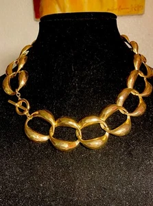 Chunky Gold Tone Necklace- huge 1990s shiny textured Gold chain choker Napier - Picture 1 of 11