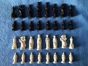 CHESS PIECES Medieval Set Black and White Felt Bottom 4" King ANRI Lowe Complete
