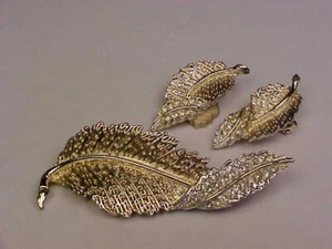 Vintage Sarah Coventry "Fashion Leaf" (1961) Brooch & Earrings Set - Picture 1 of 7