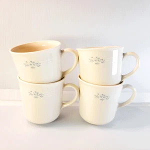 4 Vintage Corning Cups Mugs White with Blue Corn Flowers - Picture 1 of 10
