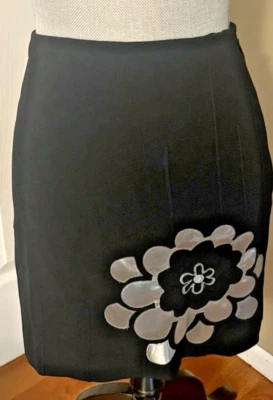 MOSCHINO CHEAP & CHIC SKIRT A-LINE ITALY AEFFE BLACK W/FLOWER SIDE ZIPPER SZ 40 - Image 1 of 4