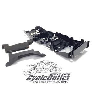2009 08-16 YAMAHA YZF R6 OEM REAR BACK TAIL UNDERTAIL BATTERY TRAY PLASTIC - Bild 1 von 16