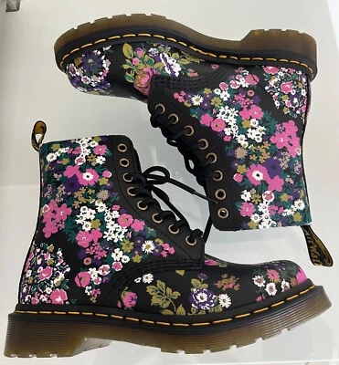 Botas de cuero florales vintage DR MARTENS 1460 Pascal precio de venta sugerido por el fabricante 180 USD talla 6 Foto 1 de 4
