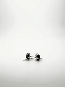 Black Diamond Stud Earrings (Pair) 1CT / Natural / 6 prongs set in Platinum - Picture 1 of 5