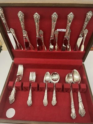 (6) Ajuste de tamaño de lugar de 8 piezas, renacimiento francés de Reed & Barton - LM76 Foto 1 de 4