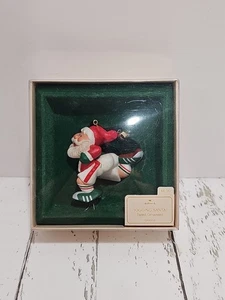 Ornamento Babbo Natale vintage 1982 Hallmark Jogging Jogger - Foto 1 di 8