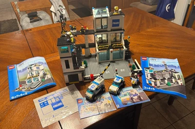 LEGO City: Cuartel General de Policía 7744 + Helicóptero 7741 Manuales Completos, Calcomanías Foto 1 de 4