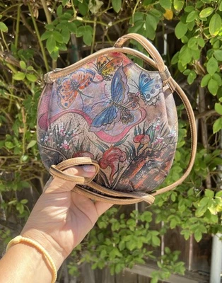 Bolso de Hombro Jane Yoo Cuero Mariposa Floral Foto 1 de 4