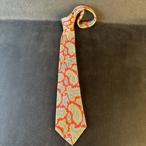 Van Heusen 417 Red Paisley Men's Tie 100% Silk 57L x 3.25W Necktie - Picture 1 of 11