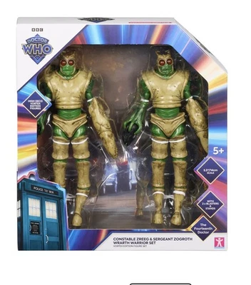 CHARACTER Doctor Who Constable Zreeg and Sergeant Zogroth Wrarth Warrior Set in hand