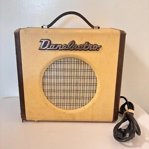 Danelectro Nifty Fifty Amp Vintage with Cables - TURN ON - SEE PHOTOS - Picture 1 of 13