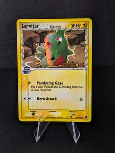 Juego de cartas coleccionables Pokémon Larvitar - 52/101 - Holograma inverso - EX Dragon Frontiers - Imagen 1 de 9