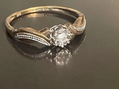 Anillo Vintage Oro 9ct Londres FM 1988 Cinco Piedras Zafiro y Diamantes Talla R  Foto 1 de 4