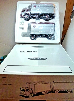 Caminhão de carga First Gear 1953 branco 3000 com reboque fundido 1/34 Sc com caixa pré-própria - Imagem 1 de 4