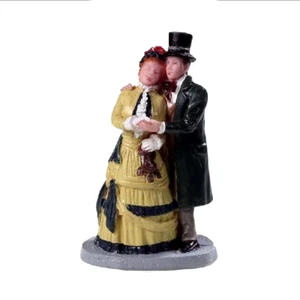 Lemax DICKENS COUPLE #  92772 Caddington Christmas Village Figurines 2019 NEW - Picture 1 of 1
