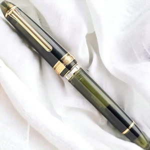 Sailor x Wancher Profit Realo 21K Fountain Pen Champagne Green M Nib NEW - Picture 1 of 5