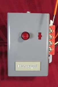 HONEYWELL R8184G-1161 Oil Burner Control PROTECTORELAY RELAY CONTROLER TRADELINE - Picture 1 of 9