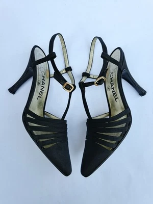 Zapatos de salón de vestir Chanel vintage negros satinados tacones altos talla 37 EU / 7 US Foto 1 de 4