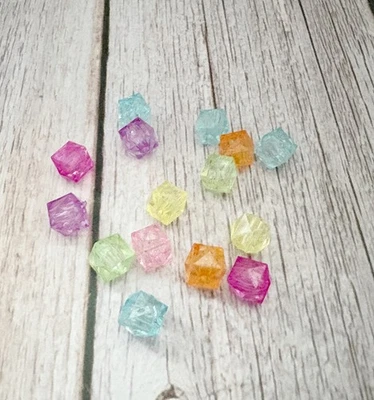 100 x Mixed Colour Acrylic Faceted Cube Beads 8mm Joblot Bulk Wholesale Square - Image 1 of 4