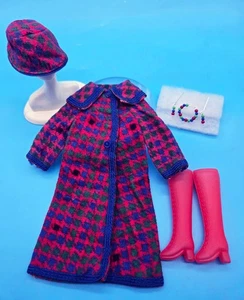 Vintage Barbie MAINLY FOR RAIN COMPLETE & MINT - Picture 1 of 7