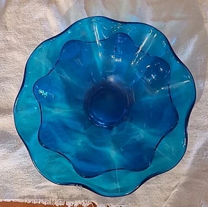 Plato azul con patas, vidrio vikingo, plato prensado doble, Bluenique  - Imagen 1 de 6