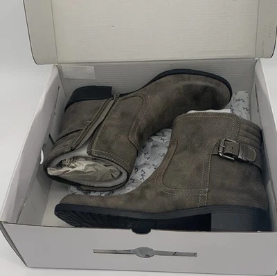 Anne Klein Womens Boots Sz 8 Aklanette Ankle  Taupe Faux Leather Zip Heel Macy’s - Image 1 of 4