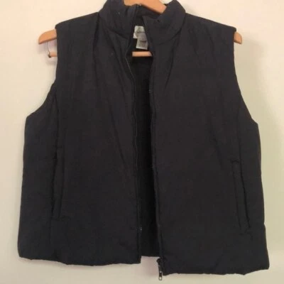 Evan Picone size medium black puffer vest zip front with pockets - Image 1 of 4