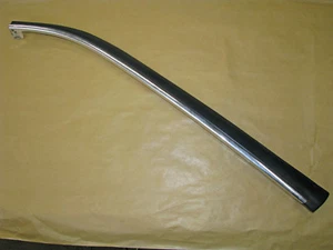 Moldura canalón de lluvia delantero derecho bmw serie 7 e23 728i 732i 733i 735i 745i - Imagen 1 de 4