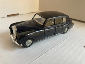 Vintage 1965 Dinky Toys No. 152 Rolls Royce Phantom V Limousine by Meccano Ltd - Picture 1 of 11