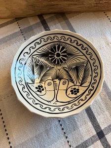 Talavera mexikanische Volkskunst handbemalt Liebesvögel 3 Fuß kleine Schale 5,5 "x 2" - Bild 1 von 9