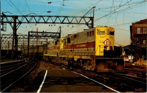 Postcard Erie Lackawanna GP-7's train station Port Jervis NY unposted - Picture 1 of 2