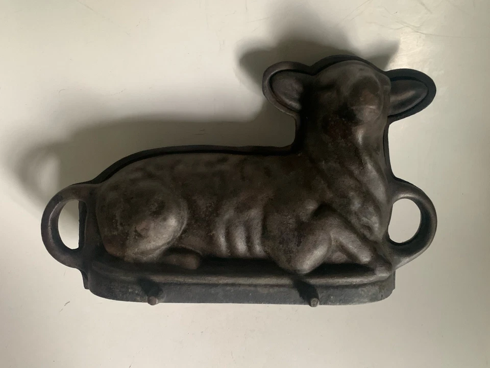Antik Gusseisen Backform Osterlamm Carl Herzog Lammform Deko Sammler 5,3 kg - Bild 1 von 4