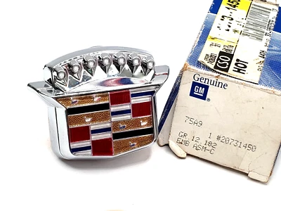 NOS 89 93 CADILLAC FLEETWOOD DEVILLE TRUNK LOCK COVER CREST DECK LID EMBLEM - Image 1 of 4