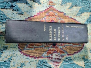 Amy Vanderbilt's Complete Book Of Etiquette: A Guide to Gracious Living 1954 HC - Bild 1 von 10
