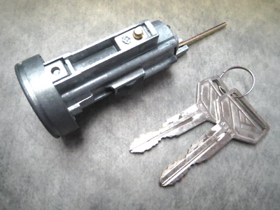火花锁气缸和钥匙适用于 1987 - 1992 年丰田卡罗拉 201 - 1707 快速发货! — 第 1/4 张图片