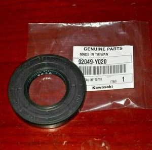 KAWASAKI BRUTE FORCE 300 REAR DIFFERENTIAL GEAR CASE OIL SEAL 92049-Y020 - Imagen 1 de 2