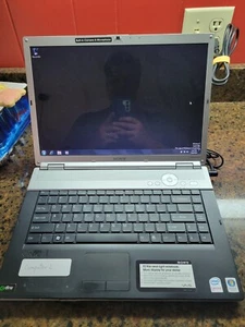 Sony Vaio PCG-384L Windows 7, INTEL core 2 duo 1.8Ghz, 2G RAM, 186GB SSD. - Picture 1 of 8