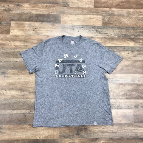 Utah Jazz T-Shirt Men’s XL Vintage Style Soft Tee NBA Basketball Majestic Adult Cover