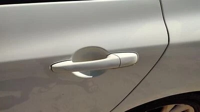 Manija de puerta exterior trasera izquierda Mazda 3 2004-2009 OEM trasera blanca 34 k Foto 1 de 4