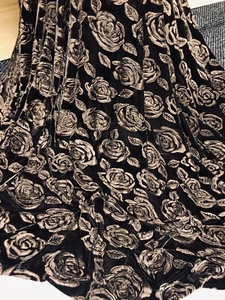 1 mtr brown rose self print velour velvet fabric..58” wide (147cm) - Picture 1 of 7