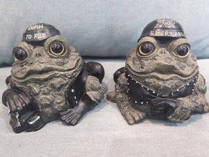 Pair Of Biker Frogs/Toad Hollow Garden Outdoor Yard Decor Born 2 Ride/Biker Babe - Picture 1 of 9