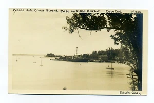 Base de la Guardia Costera Woods Hole MA, Little Harbor, postal RPPC de Edwin Gray - Imagen 1 de 3