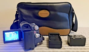 Panasonic PV-GS9 Handheld Camcorder, Bag, 2 Batteries & Battery Charger TESTED - Picture 1 of 18