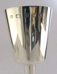 ENGLISH STERLING SILVER MID CENTURY MODERN GOBLET CHALICE 1977 STYLISH 184g - Picture 1 of 11